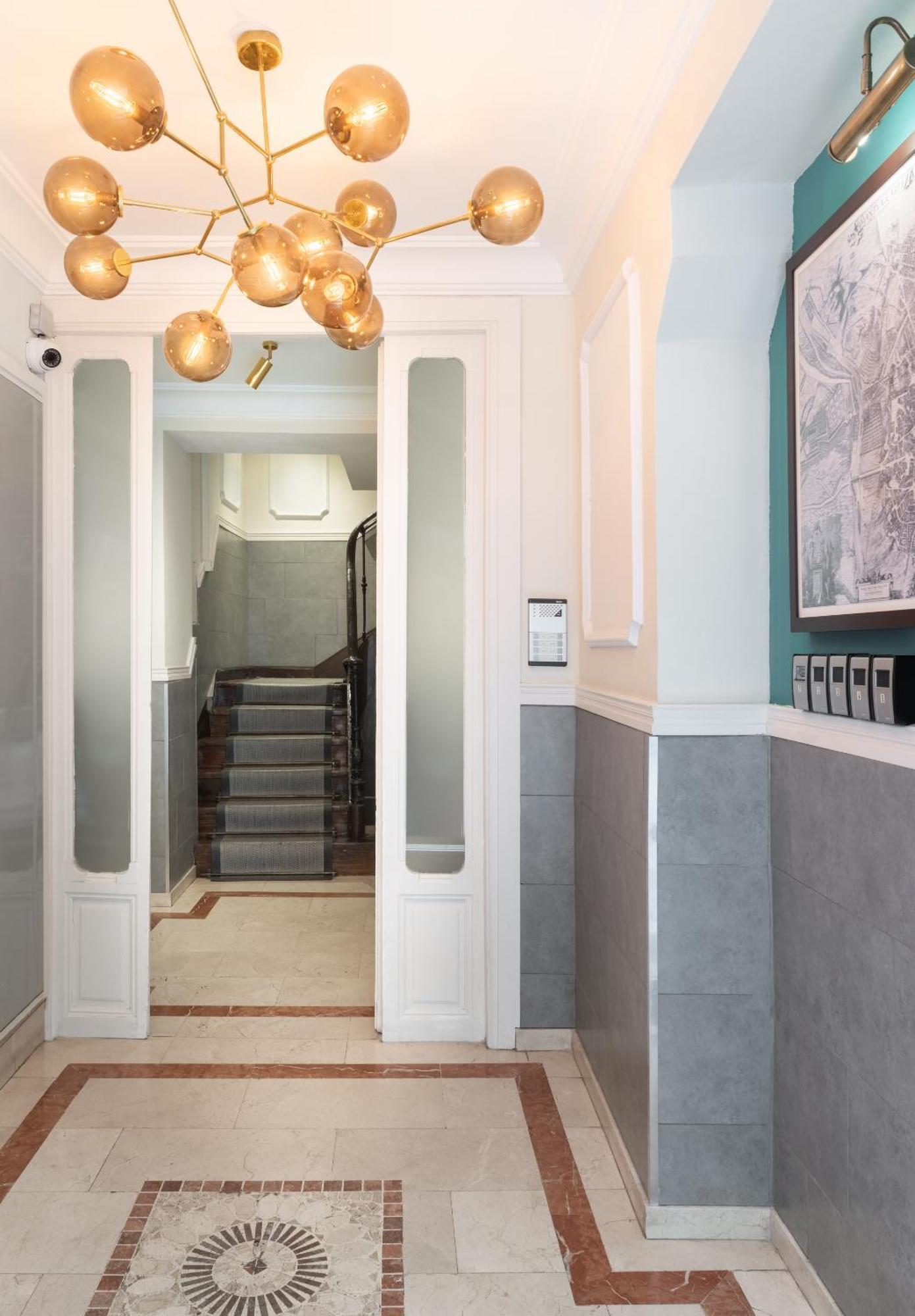 Carretas Attics Apartments Madrid Exterior foto